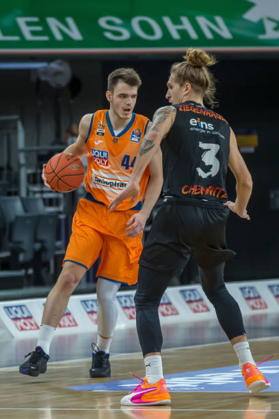 争取在冠军 争取在冠军