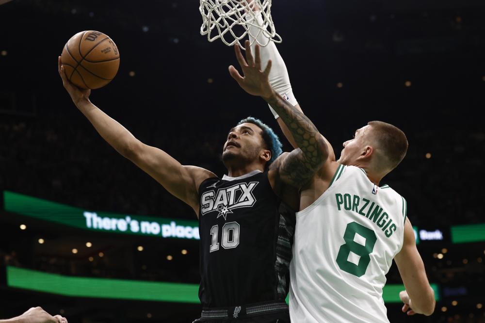 在赛场上无 在赛场上无