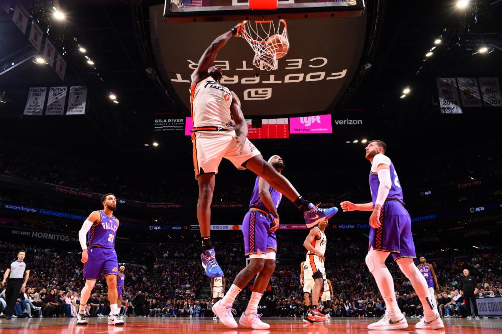 多特发布杯赛球衣：致敬球队65-66赛季欧洲优胜者杯夺冠